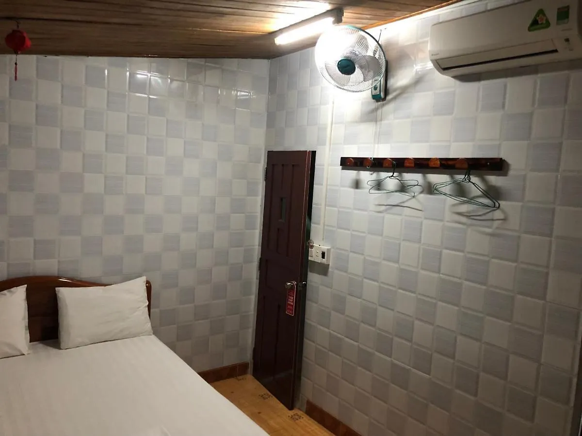 Nha Lan Homestay Hội An 0*,